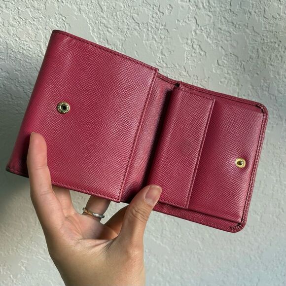 Prada Milano Made in Italy Pink Snap Wallet - Picture 5 of 13